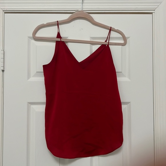 Red tank - Picture 1 of 2